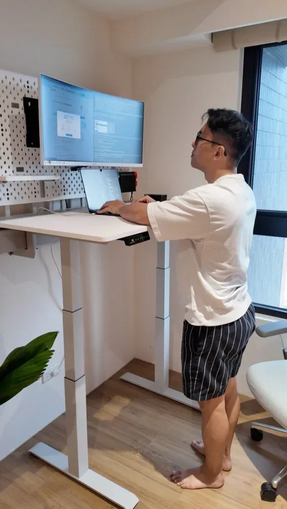 DEZCTOP 電動升降桌全高可以到 130cm